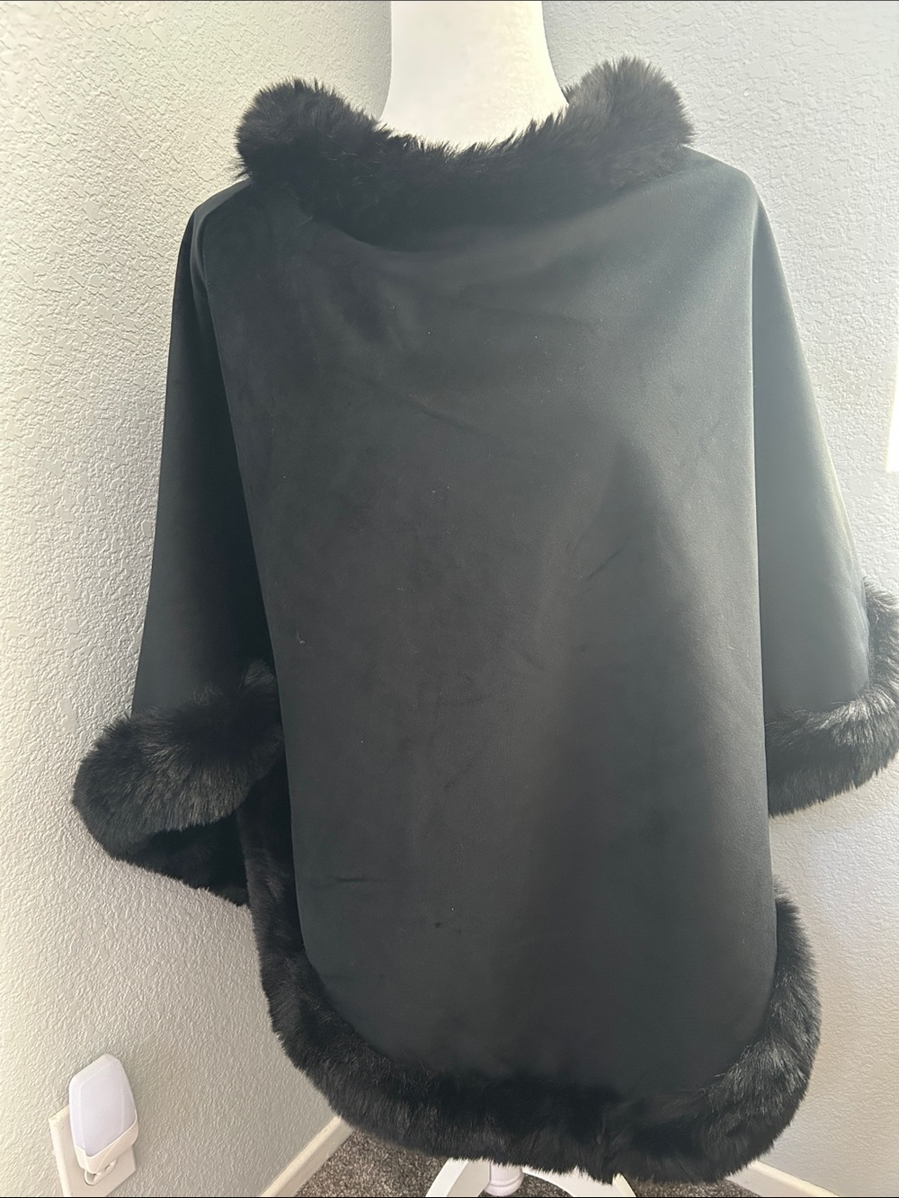 Vince Camuto Black Faux Fur-Trim Cape